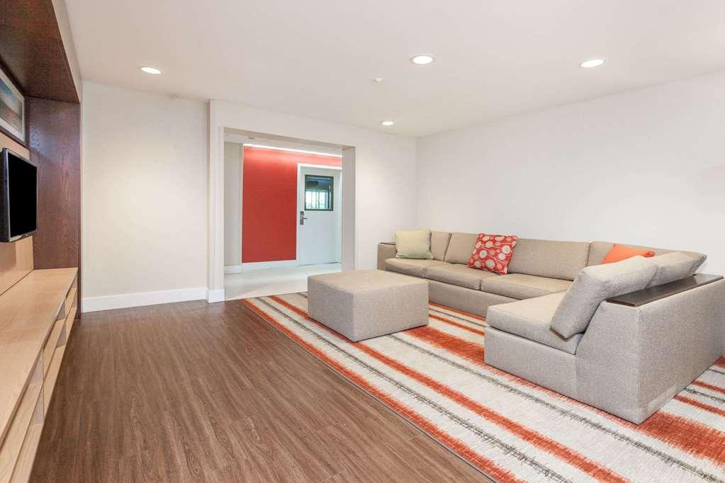 Mainstay Suites Detroit 오번 힐스 내부 사진