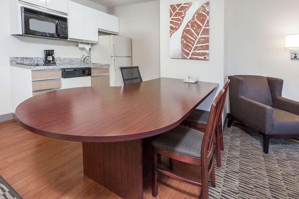 Mainstay Suites Detroit 오번 힐스 객실 사진